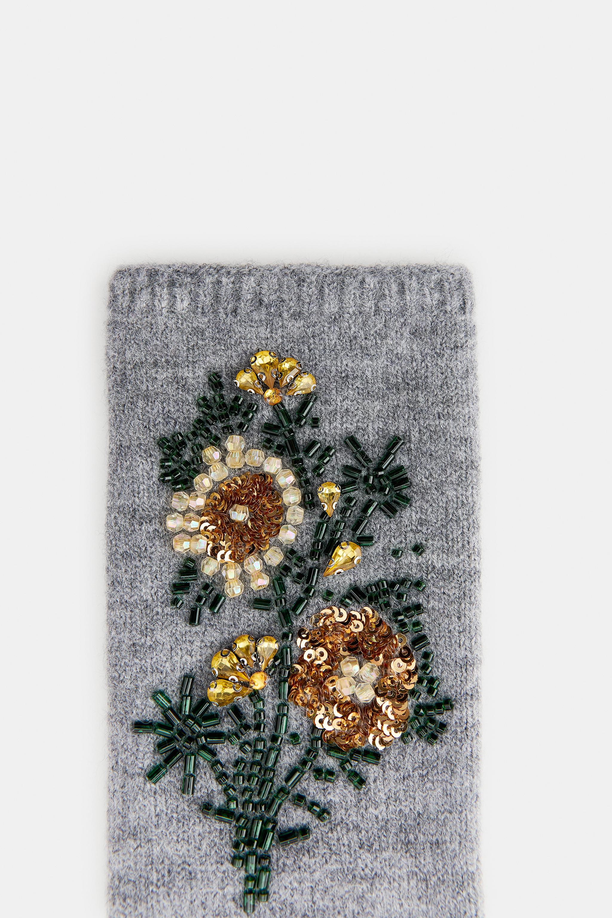 BEADED FLORAL EMBROIDERED KNIT MITTENS